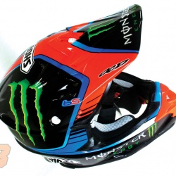 <p><span>Sneak Peek of Bradley's new </span>Shoei VFX-w Monster Energy MX practice helmet, custom painted by OCD.<br />Photos courtesy of&nbsp;<strong>&copy;<a href="http://www.ocd.tm.fr/index.asp" target="_blank">OCD</a></strong></p>