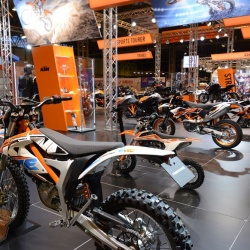 <p>Bradley Smith at MotorcycleLIVE with KTM UK<br>Photos courtesy of <strong>©MotorcycleLIVE</strong></p>