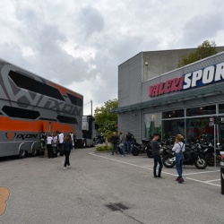 <p>​Ixon ambasador Bradley Smith had the opportunity to meet his Italian fans recently at the Valeri Sport Show in the town of Cornuda near Treviso.<br><br>Photos courtesy of <strong>©Ixon</strong><br></p>