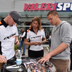 <p>​Ixon ambasador Bradley Smith had the opportunity to meet his Italian fans recently at the Valeri Sport Show in the town of Cornuda near Treviso.<br><br>Photos courtesy of <strong>©Ixon</strong><br></p>