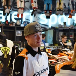 <p>​Ixon ambasador Bradley Smith had the opportunity to meet his Italian fans recently at the Valeri Sport Show in the town of Cornuda near Treviso.<br><br>Photos courtesy of <strong>©Ixon</strong><br></p>