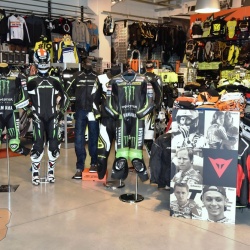 <p>​Ixon ambasador Bradley Smith had the opportunity to meet his Italian fans recently at the Valeri Sport Show in the town of Cornuda near Treviso.<br><br>Photos courtesy of <strong>©Ixon</strong><br></p>