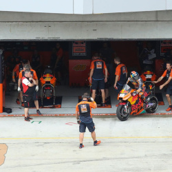 <p>Images taken by you, the fans!
	<br>Please email any photos you've taken of Bradley to <a href="mailto:contact@bradleysmith38.com">contact@bradleysmith38.com</a>
	<br>
	<br>Photos courtesy of<strong>&nbsp;</strong><strong>©David Axtell, <strong>©</strong>Saki<span>&nbsp;</span>Nagano, <strong>©</strong>VI Chuili</strong>
</p>