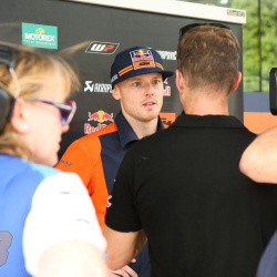 <p>Images taken by you, the fans!
	<br>Please email any photos you've taken of Bradley to <a href="mailto:contact@bradleysmith38.com">contact@bradleysmith38.com</a>
	<br>
	<br>Photos courtesy of<strong>&nbsp;</strong><strong>©David Axtell, <strong>©</strong>Saki<span>&nbsp;</span>Nagano, <strong>©</strong>VI Chuili</strong>
</p>