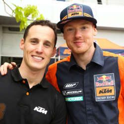 <p>Images taken by you, the fans!
	<br>Please email any photos you've taken of Bradley to <a href="mailto:contact@bradleysmith38.com">contact@bradleysmith38.com</a>
	<br>
	<br>Photos courtesy of<strong>&nbsp;</strong><strong>©David Axtell, <strong>©</strong>Saki<span>&nbsp;</span>Nagano, <strong>©</strong>VI Chuili</strong>
</p>