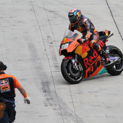<p>Images taken by you, the fans!
	<br>Please email any photos you've taken of Bradley to <a href="mailto:contact@bradleysmith38.com">contact@bradleysmith38.com</a>
	<br>
	<br>Photos courtesy of<strong>&nbsp;</strong><strong>©David Axtell, <strong>©</strong>Saki<span>&nbsp;</span>Nagano, <strong>©</strong>VI Chuili</strong>
</p>