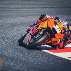 <p>Photos courtesy of<span>&nbsp;</span><strong>Red Bull KTM Factory Racing -&nbsp;</strong><strong>©Gold and Goose /&nbsp;</strong><strong>©Sebas Romero</strong></p>