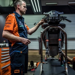 <p>Photos courtesy of <strong>Red Bull KTM Factory Racing - ©Gold and Goose / <strong>©</strong>Marcin Kin</strong>
</p>