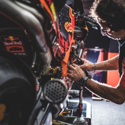 <p>Photos courtesy of <strong>Red Bull KTM Factory Racing - ©Gold and Goose / <strong>©</strong>Marcin Kin</strong>
</p>