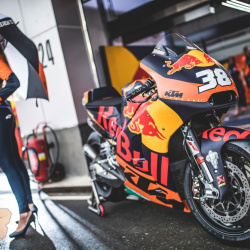 <p>Photos courtesy of <strong>Red Bull KTM Factory Racing - ©Gold and Goose / <strong>©</strong>Marcin Kin</strong>
</p>