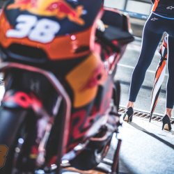 <p>Photos courtesy of <strong>Red Bull KTM Factory Racing - ©Gold and Goose / <strong>©</strong>Marcin Kin</strong>
</p>