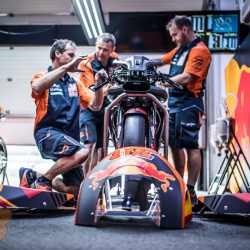 <p>Photos courtesy of <strong>Red Bull KTM Factory Racing - ©Gold and Goose / <strong>©</strong>Marcin Kin</strong>
</p>