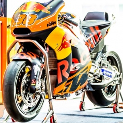 <p>Photos courtesy of <strong>Red Bull KTM Factory Racing - ©Gold and Goose / <strong>©</strong>Marcin Kin</strong>
</p>