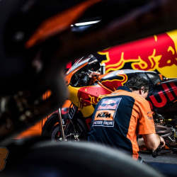 <p>Photos courtesy of <strong>Red Bull KTM Factory Racing - ©Gold and Goose / <strong>©</strong>Marcin Kin</strong>
</p>