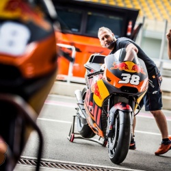 <p>Photos courtesy of <strong>Red Bull KTM Factory Racing - ©Gold and Goose / <strong>©</strong>Marcin Kin</strong>
</p>