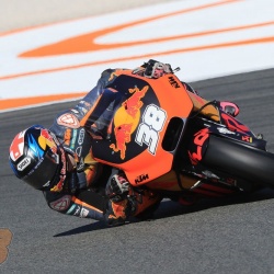 <p>Photos courtesy of<span>&nbsp;</span><strong>KTM Factory Racing - <strong>©Gold and Goose</strong></strong>
</p>