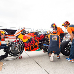 <p>Photos courtesy of<span>&nbsp;</span><strong>Red Bull KTM Factory Racing -&nbsp;</strong><strong>©<strong>Gold and Goose</strong></strong>
</p>