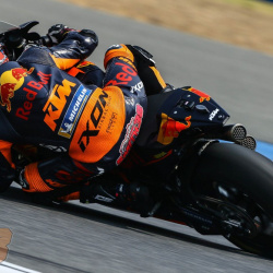 <p>Photos courtesy of<span>&nbsp;</span><strong>KTM Factory Racing - <strong>©Chippy Wood</strong></strong>
</p>