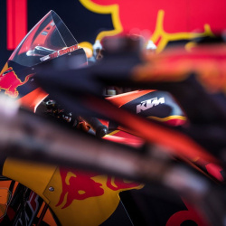 <p>Photos courtesy of<span>&nbsp;</span><strong>KTM Factory Racing - <strong>©Philip Platzer</strong></strong>
</p>