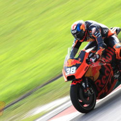 <p>Photos courtesy of<span>&nbsp;</span><strong>KTM Factory Racing - <strong>©Gold and Goose</strong></strong>
</p>