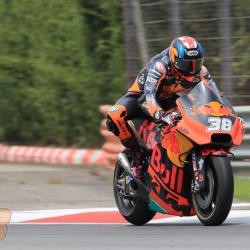 <p>Photos courtesy of<span>&nbsp;</span><strong>KTM Factory Racing - <strong>©Gold and Goose</strong></strong>
</p>