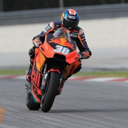 <p>Photos courtesy of<span>&nbsp;</span><strong>KTM Factory Racing - <strong>©Gold and Goose</strong></strong>
</p>