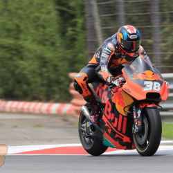 <p>Photos courtesy of<span>&nbsp;</span><strong>KTM Factory Racing - <strong>©Gold and Goose</strong></strong>
</p>