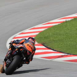 <p>Photos courtesy of<span>&nbsp;</span><strong>KTM Factory Racing - <strong>©Gold and Goose</strong></strong>
</p>