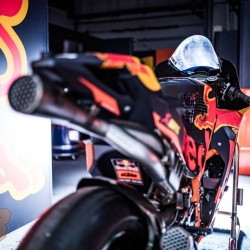 <p>Photos courtesy of<span>&nbsp;</span><strong>Red Bull KTM Factory Racing - ©Marcin Kin</strong></p>