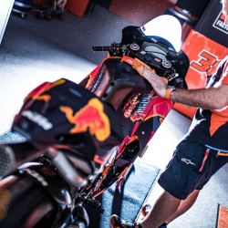 <p>Photos courtesy of<span>&nbsp;</span><strong>Red Bull KTM Factory Racing - ©Marcin Kin</strong></p>