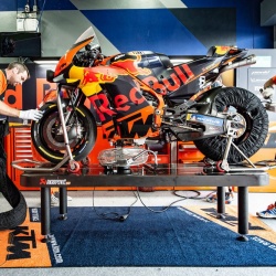 <p>Photos courtesy of<span>&nbsp;</span><strong>Red Bull KTM Factory Racing -&nbsp;</strong><strong>©Gold and Goose</strong></p>