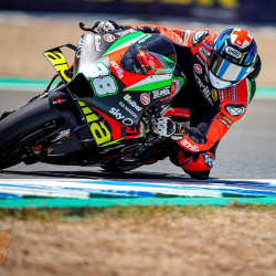 <p>Photos courtesy of<span>&nbsp;</span><strong><strong>©</strong><strong>Aprilia Racing Team Gresini</strong></strong>
</p>