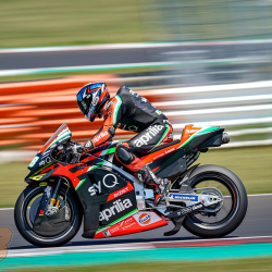 <p>Photos courtesy of<span>&nbsp;</span><strong><strong>©</strong><strong>Aprilia Racing Team Gresini</strong></strong>
</p>
