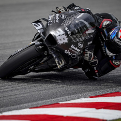 <p>Photos courtesy of<span>&nbsp;<strong>©</strong></span><strong>Alejandro Ceresuela&nbsp;</strong>&amp;<strong>&nbsp;<strong>©</strong><strong>Aprilia Racing Team Gresini</strong></strong>
</p>