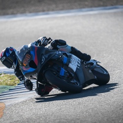 <p>Photos courtesy of<span>&nbsp;<strong><strong><strong>©BMW&nbsp;</strong></strong></strong></span><strong>Motorrad Motorsport</strong></p>