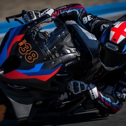 <p>Photos courtesy of<span>&nbsp;<strong><strong><strong>©BMW&nbsp;</strong></strong></strong></span><strong>Motorrad Motorsport</strong></p>