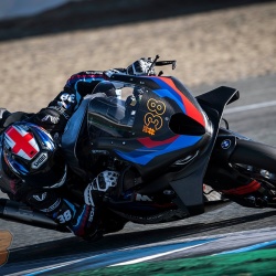 <p>Photos courtesy of<span>&nbsp;<strong><strong><strong>©BMW&nbsp;</strong></strong></strong></span><strong>Motorrad Motorsport</strong></p>